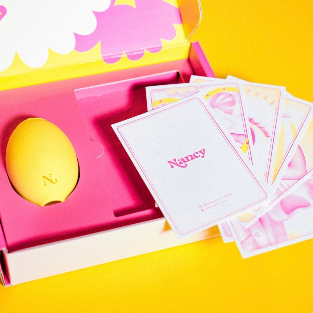 Lemon Clitoral Vibrator – with travel pouch
